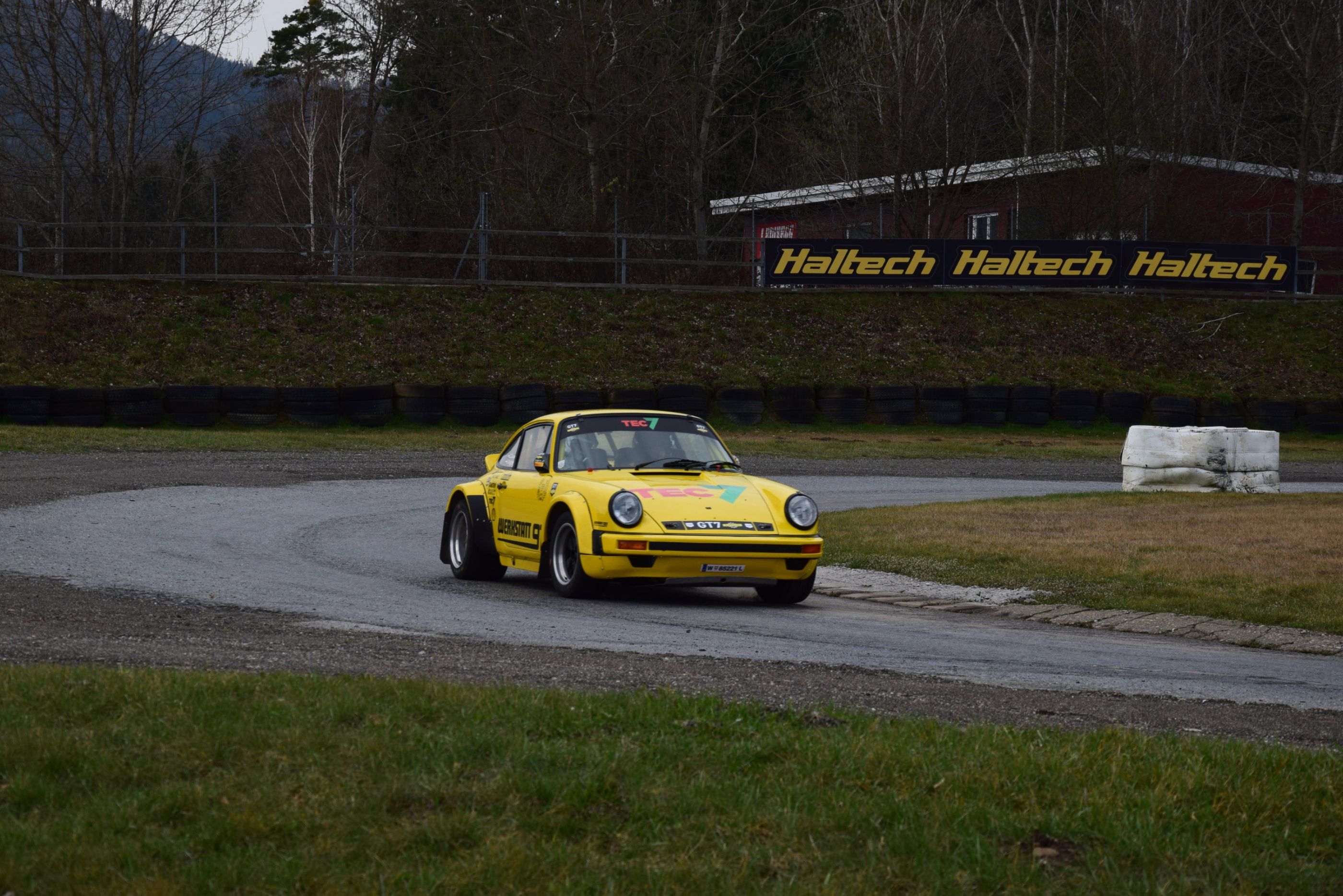 Porsche 911 beim Testtag in Greinbach auf der Strecke